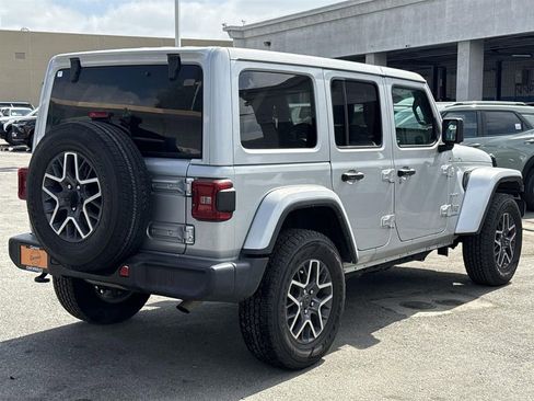 Used 2024 Jeep Wrangler Sahara image 3