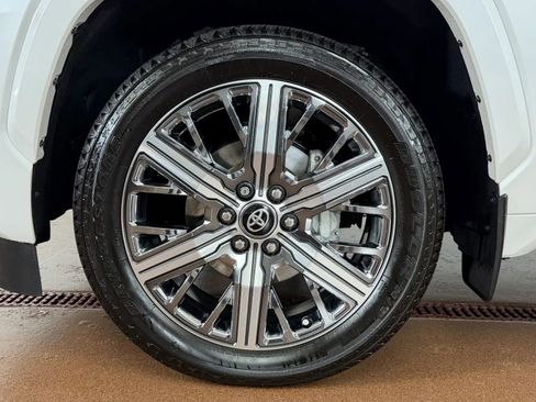 Used 2026 Toyota Sequoia Capstone AWD/4WD image 8