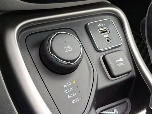 Certified 2019 Jeep Compass Latitude w/ Popular Equipment Group image 29