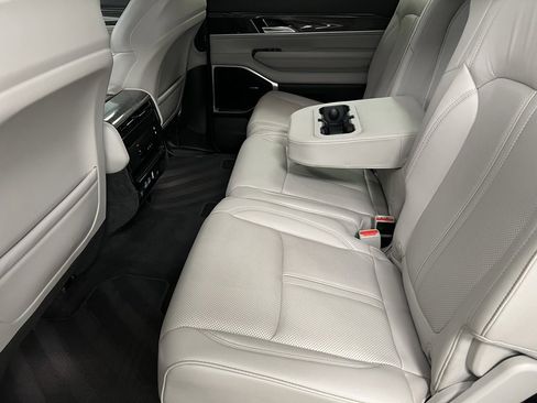 Used 2022 Jeep Wagoneer Series II image 52