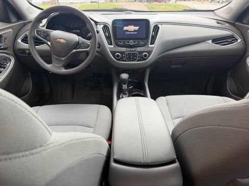 Used 2025 Chevrolet Malibu LT FWD image 11