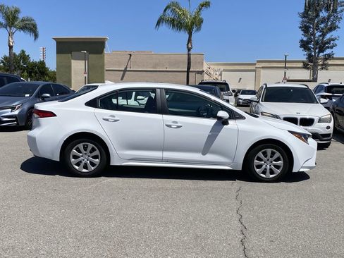 Used 2026 Toyota Corolla LE FWD image 2
