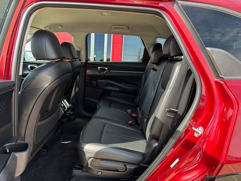 Used 2022 Kia Sorento S FWD image 15