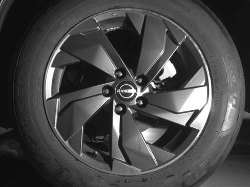 Used 2025 Nissan Rogue SV FWD image 14