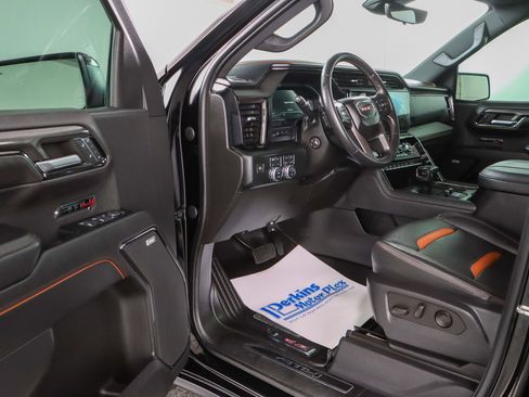 Used 2023 GMC Sierra 1500 AT4 w/ Technology Package image 3