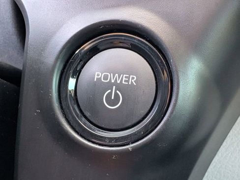 Used 2025 Toyota Sienna XLE w/ XLE Plus Package FWD image 32