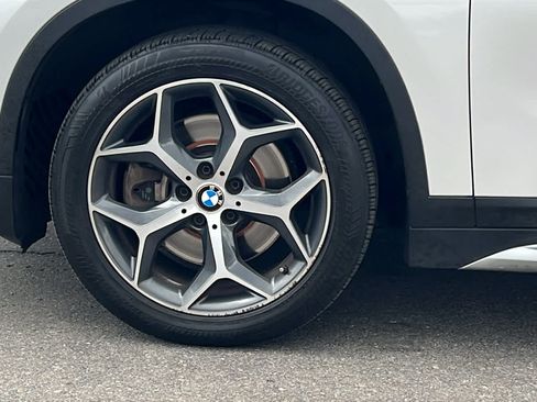 Used 2017 BMW X1 xDrive28i AWD/4WD image 9