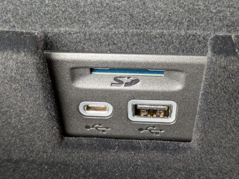 Certified 2025 Cadillac XT5 Luxury image 28