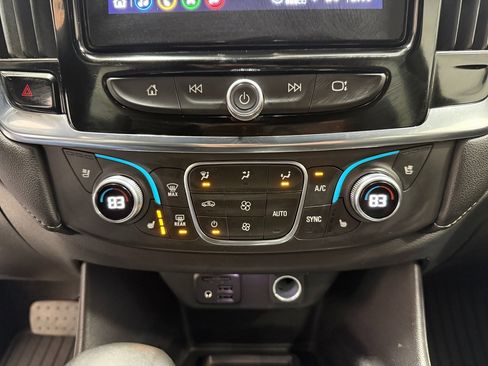 Used 2023 Chevrolet Traverse Premier image 16