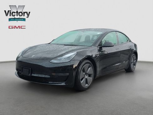 Used 2022 Tesla Model 3 Long Range AWD/4WD image 3
