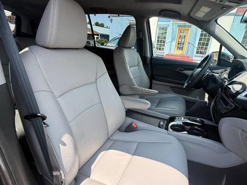 Used 2017 Honda Pilot Touring image 33