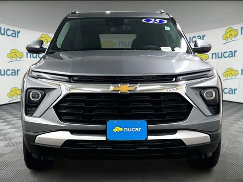 Used 2025 Chevrolet TrailBlazer LT image 2