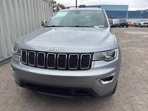 Used 2017 Jeep Grand Cherokee Laredo w/ Quick Order Package 23E AWD/4WD image 2