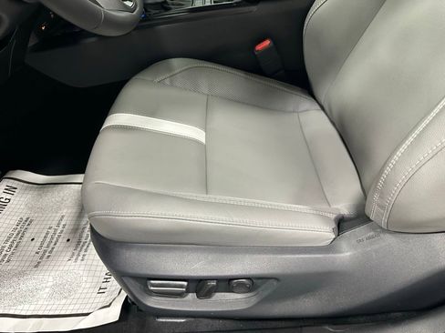 Used 2026 Toyota Camry SE FWD image 13