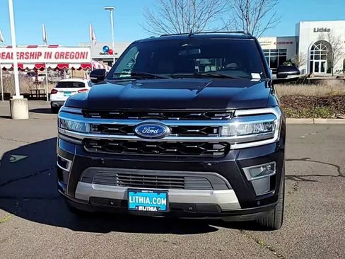 Used 2024 Ford Expedition Limited image 3