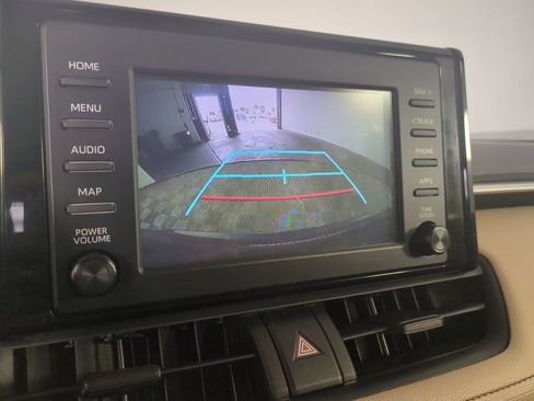 Used 2019 Toyota RAV4 LE FWD image 24