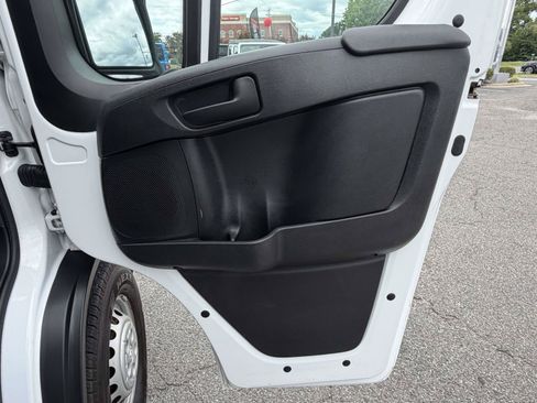 Used 2024 RAM ProMaster 2500 w/ Convenience Group FWD image 32