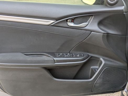 Used 2018 Honda Civic EX image 12