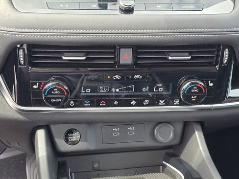 Used 2025 Nissan Rogue SL w/ Tech Package AWD/4WD image 24