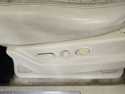 Used 2008 Cadillac Escalade ESV AWD image 25
