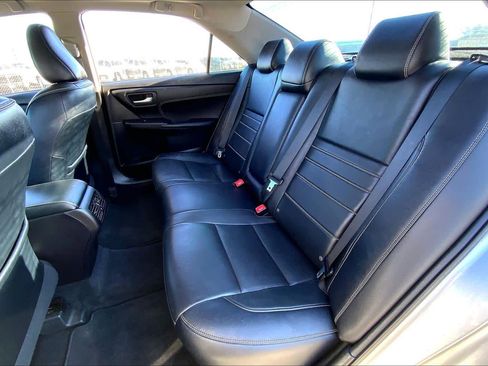 Used 2016 Toyota Camry XLE image 19