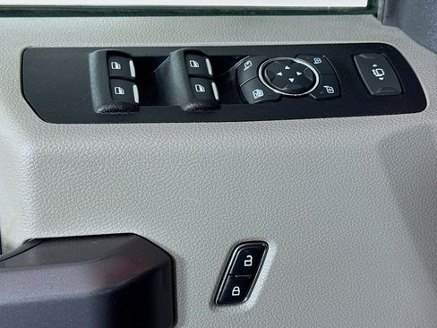 Used 2022 Ford F250 XLT w/ Black Appearance Package image 21