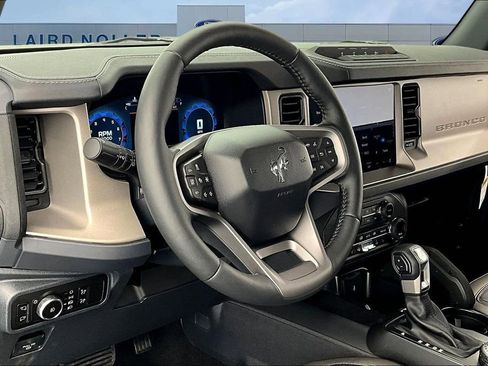 New 2025 Ford Bronco Outer Banks w/ Sasquatch Package AWD/4WD image 7