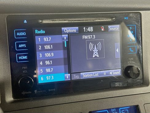 Used 2017 Toyota Sienna XLE Premium FWD image 21