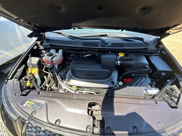 Used 2024 Chrysler Pacifica Touring-L FWD image 18