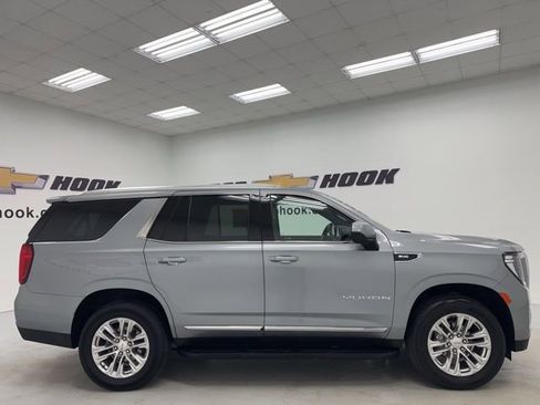 Used 2024 GMC Yukon SLT AWD/4WD image 4