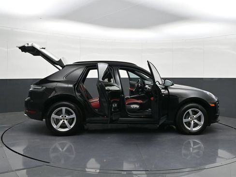 Used 2019 Porsche Macan AWD/4WD image 42