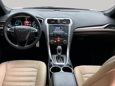 Used 2014 Ford Fusion SE FWD image 15