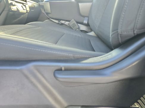 Used 2024 GMC Sierra 2500 Pro w/ Convenience Package image 12