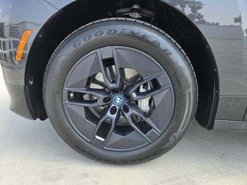 Used 2023 BMW iX xDrive50 w/ Convenience Package AWD/4WD image 27