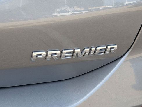 Used 2023 Chevrolet Equinox Premier FWD image 8
