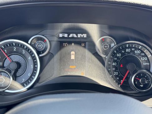 Used 2019 RAM 2500 Big Horn w/ Black Appearance Package AWD/4WD image 19
