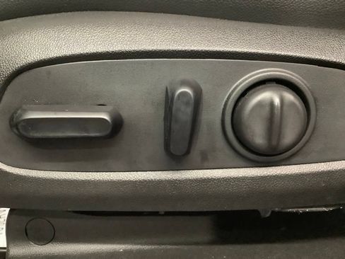 Used 2019 Chevrolet Equinox Premier AWD/4WD image 12