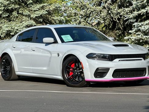 Used 2022 Dodge Charger SRT Hellcat w/ Harman/Kardon Audio Group image 2