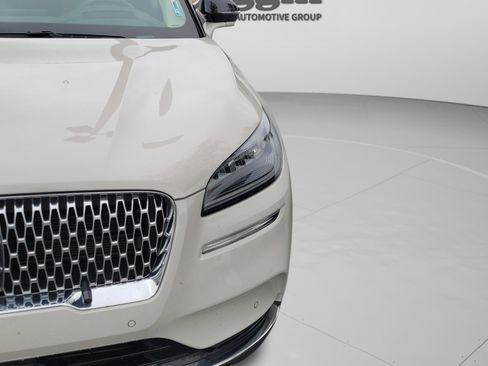 Used 2022 Lincoln Corsair Reserve w/ Equipment Group 201A FWD image 12