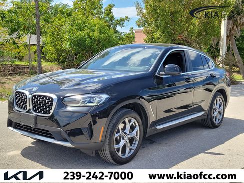 Used 2025 BMW X4 xDrive30i image 3