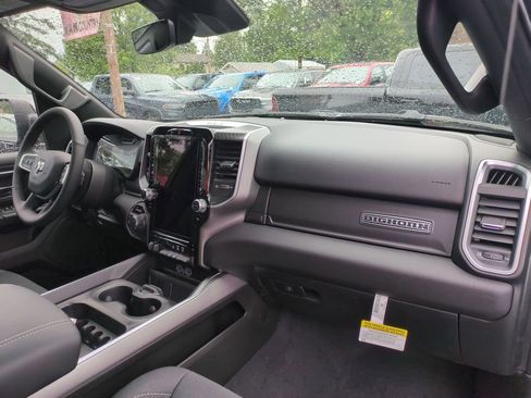 New 2026 RAM 1500 4x4 Crew Cab image 17