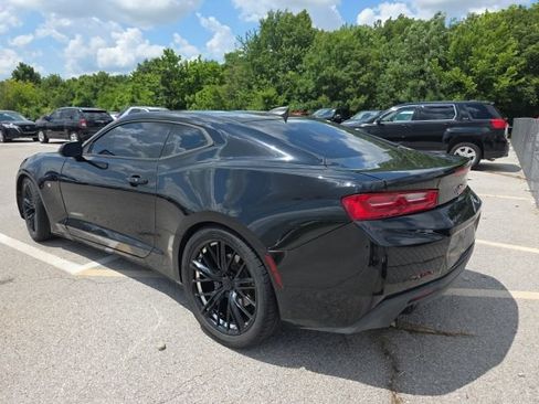 Used 2017 Chevrolet Camaro LT RWD image 3
