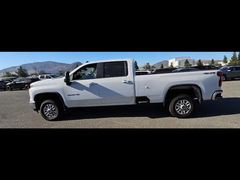 Used 2024 Chevrolet Silverado 2500 LT w/ Convenience Package AWD/4WD image 7