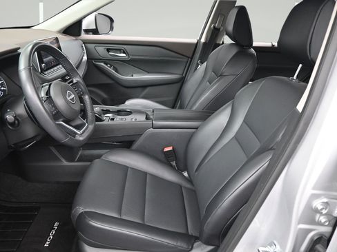 Certified 2023 Nissan Rogue SV w/ SV Premium B Package FWD image 9
