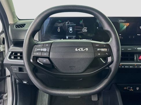 Used 2025 Kia K4 FWD image 11
