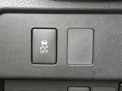 Used 2020 Toyota Tacoma SR image 33