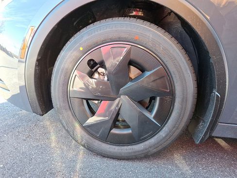 New 2026 Toyota Prius LE image 4