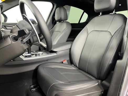 Used 2025 Alfa Romeo Stelvio Sprint w/ Convenience Package image 17