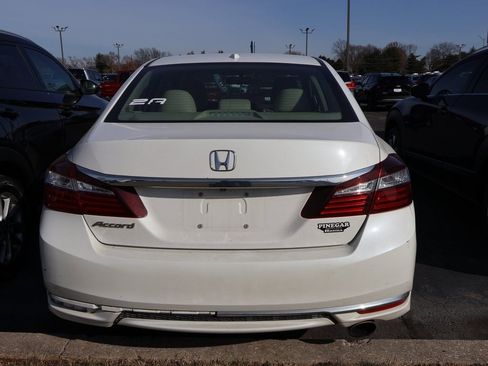 Used 2017 Honda Accord EX-L image 19