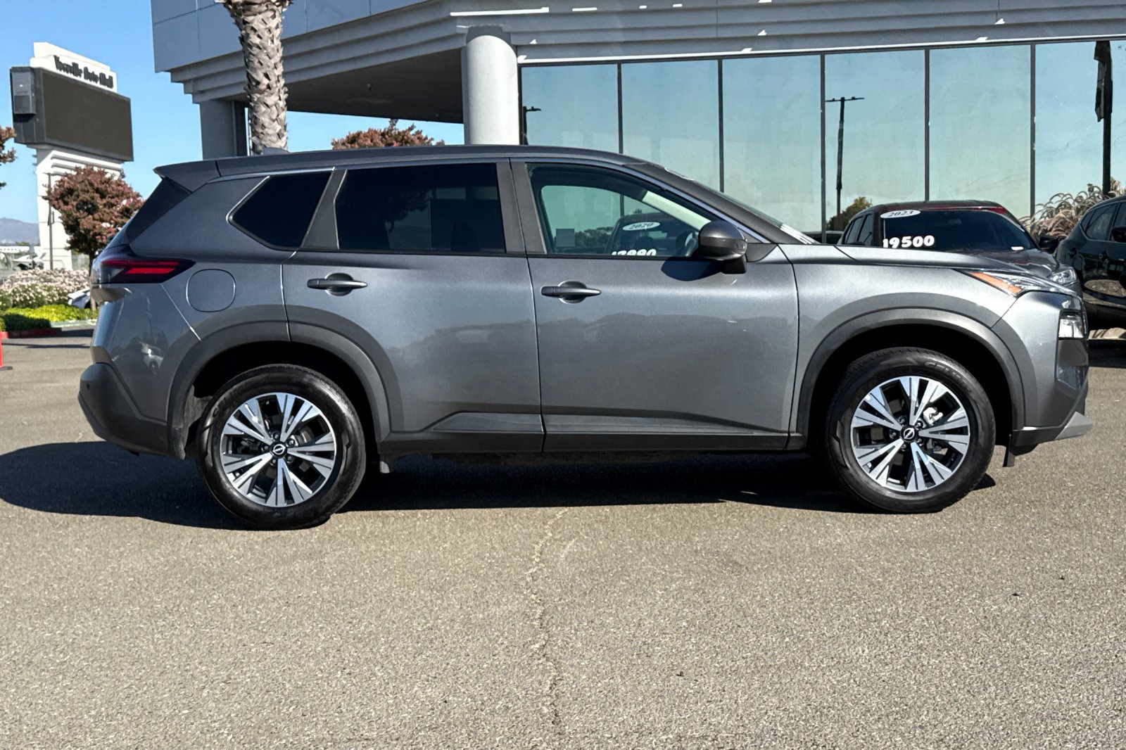 Certified 2023 Nissan Rogue SV AWD/4WD image 3